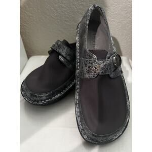 Alegria Dream Fit Leather Silver Slip On Women’s Clogs Size 36